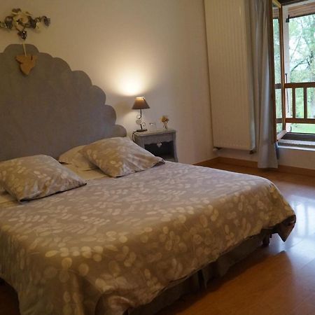 Chambre D'Hotes La Jument Grise Lescheroux Exteriér fotografie