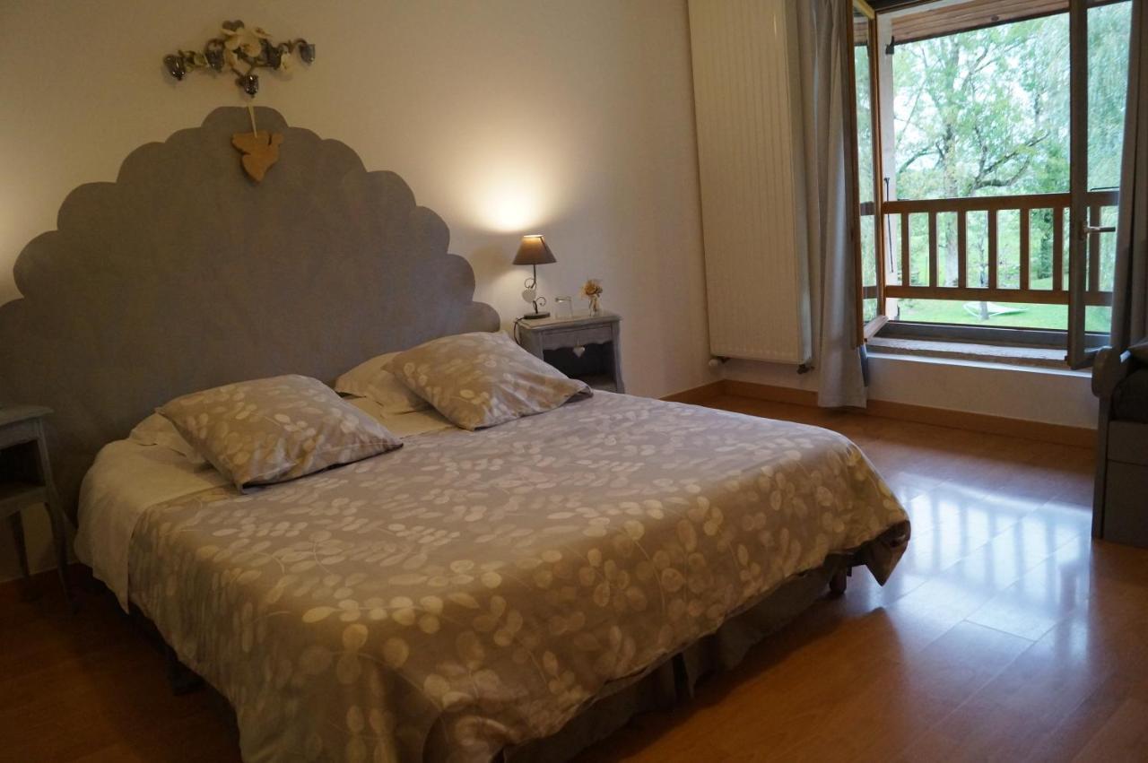 Chambre D'Hotes La Jument Grise Lescheroux Exteriér fotografie
